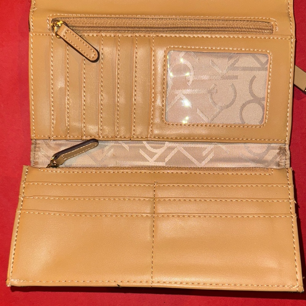 Calvin Klein Trifold Wallet in Dark Brown Signature Leather - Picture 8 of 8
